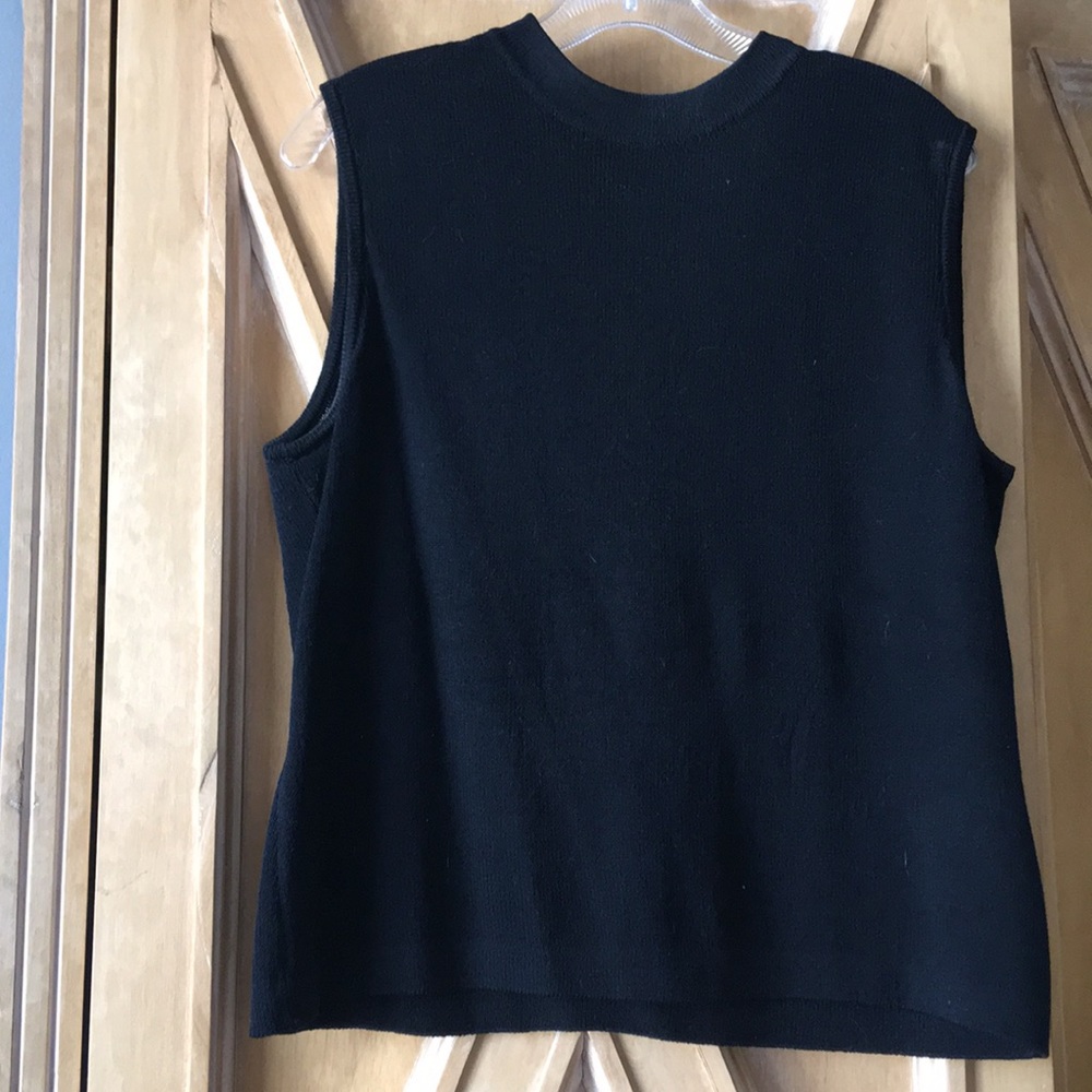 St. John Basics Navy Shell size Medium